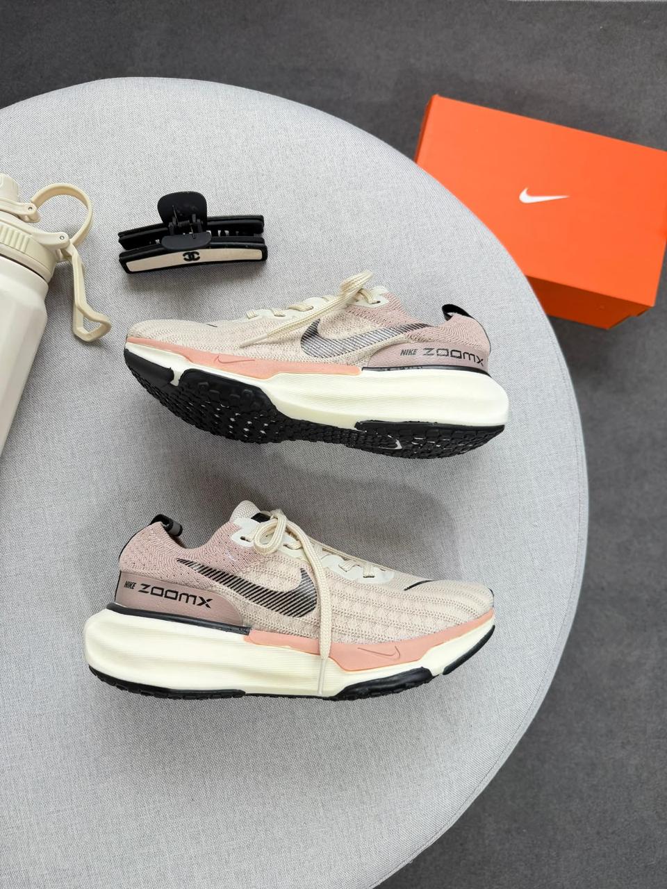 Tênis Air ZoomX Invencible Run 3 Feminino - Bege