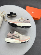 Tênis Air ZoomX Invencible Run 3 Feminino - Bege