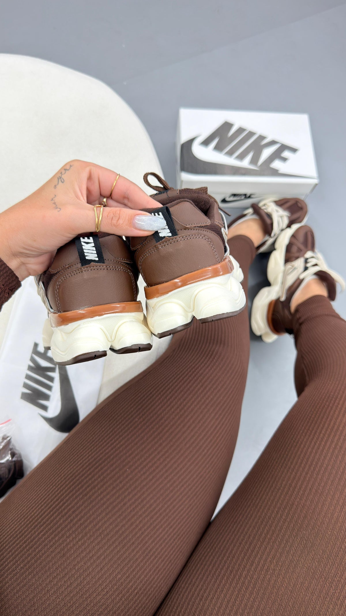 Tênis Esportivo Feminino V2K Run - Marrom