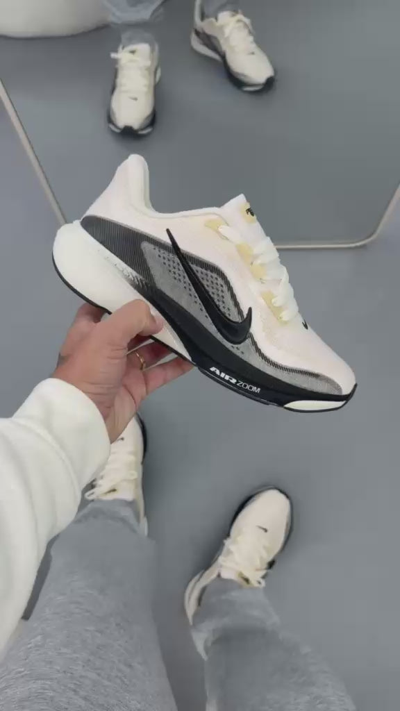 Tênis Air Zoom Esportivo Pegasus 42 - off white preto